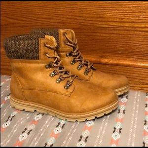 Sonoma women’s outdoor boots